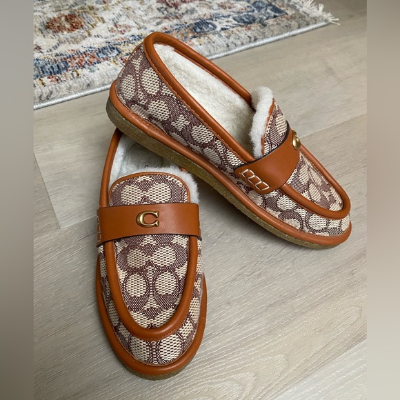 NWT! Coach Signature Forest Cozy Shearling Moccasin Slippers Loafers - Size 6 - Picture 2 of 8
